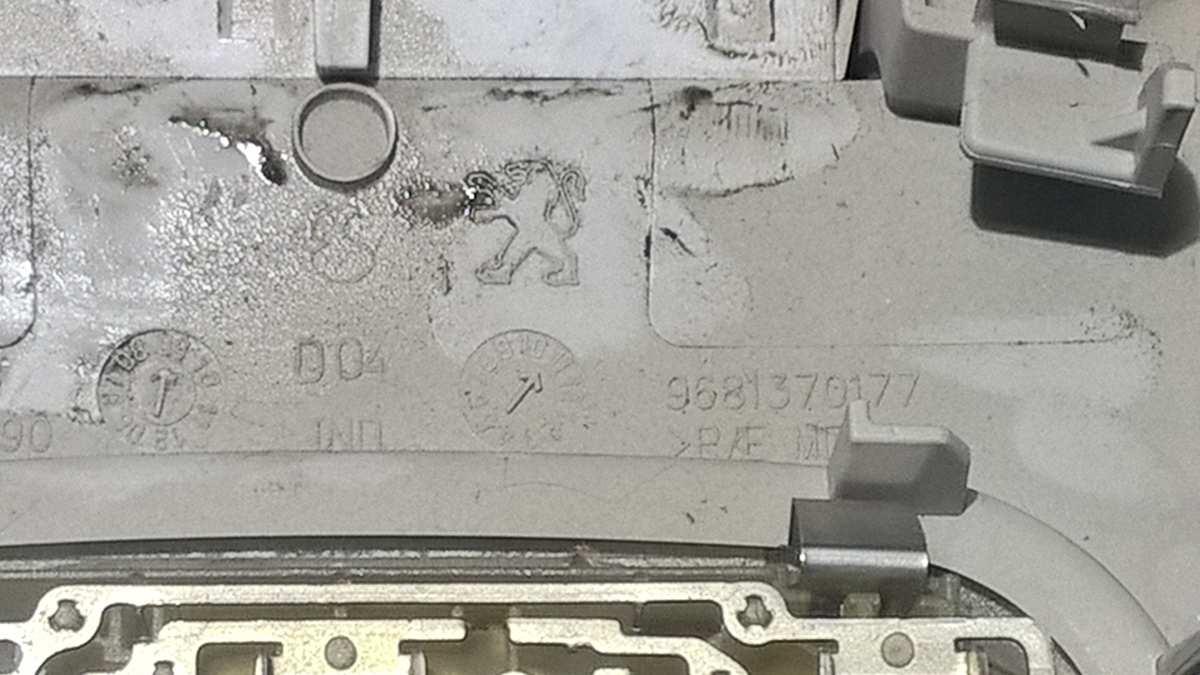 Plafoniera peugeot 3008 1.6 hdi 110cv 9681370177