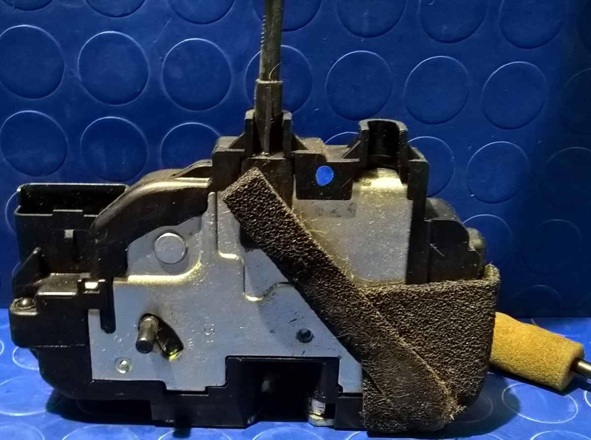 CHIUSURA PORTIERA POST DX RENAULT KOLEOS 2.0 DCI 2010 82500JZ00A<br />