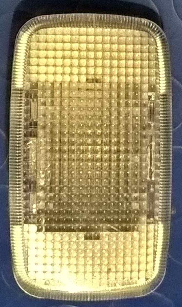 LUCE DI CORTESIA  ANT SX RENAULT KOLEOS 2.0 DCI 2010 26420JY00B<br /><br />