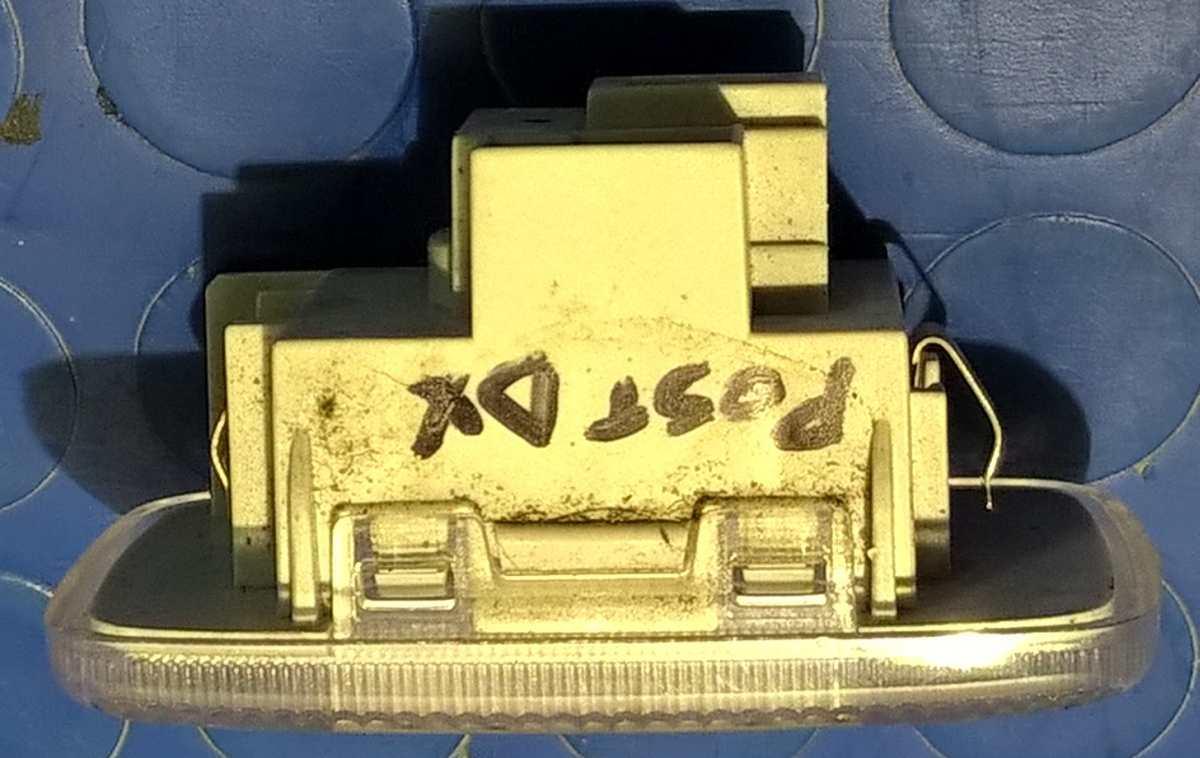 LUCE DI CORTESIA  POST DX RENAULT KOLEOS 2.0 DCI 2010 26420JY00C<br />
