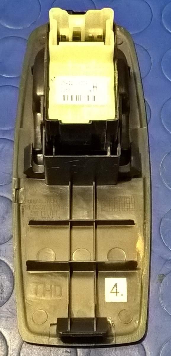 PULSANTE ALZAVETRO ANT DX RENAULT KOLEOS 2.0 DCI 2010 80670JY00B<br />