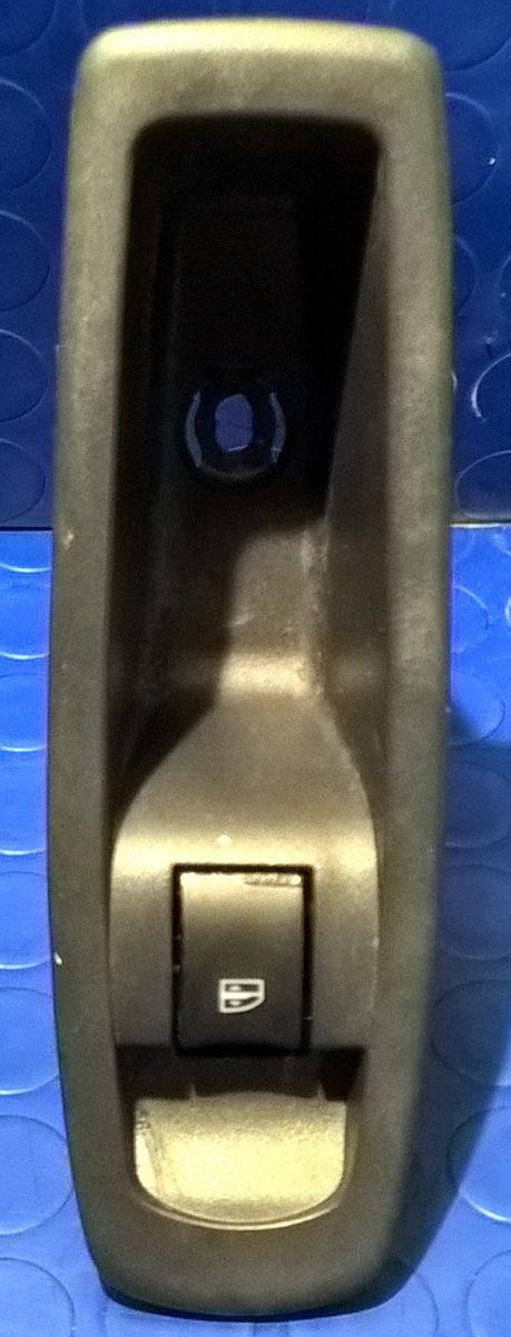 PULSANTE ALZAVETRO POST DX RENAULT KOLEOS 2.0 DCI 2010 25411JY00A<br /><br />