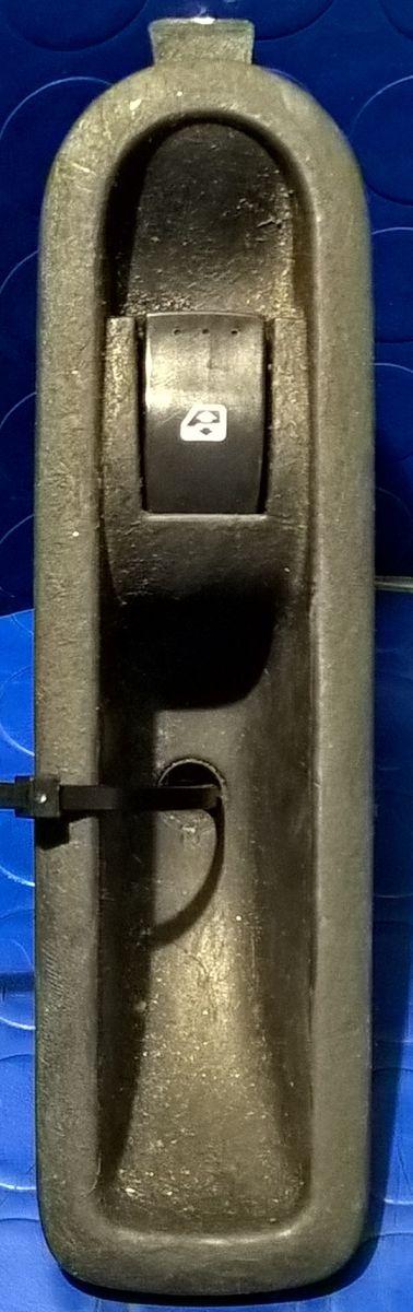 PULSANTE ALZAVETRO ANT DX RENAULT SCENIC 2005 8200315036<br /><br />