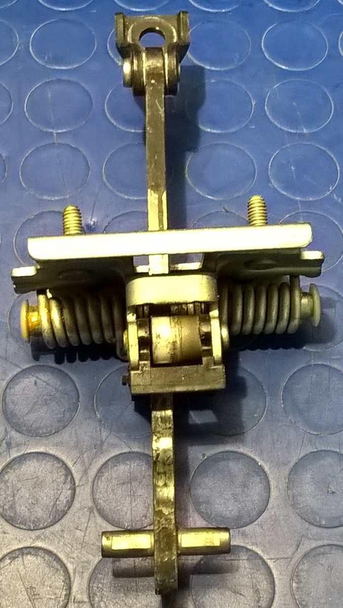 TIRANTE PORTIERA ANT DX PEUGEOT 3008 1.6 HDI 2010 9181Q2<br /><br /><br />