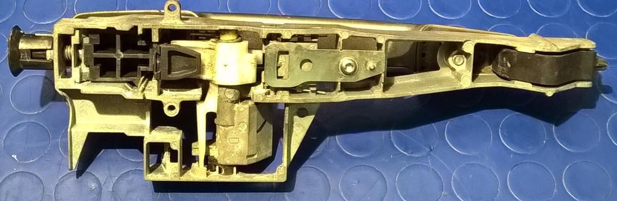 MANIGLIA POST DX PEUGEOT 3008 1.6 HDI 2010 9101KH<br /><br /><br />