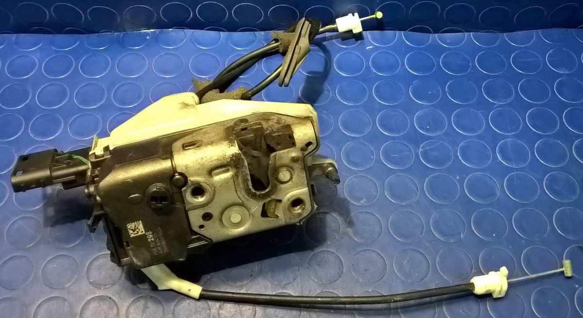 CHIUSURA PORTIERA POST DX PEUGEOT 3008 1.6 HDI 2010 9800623880<br /><br /><br />