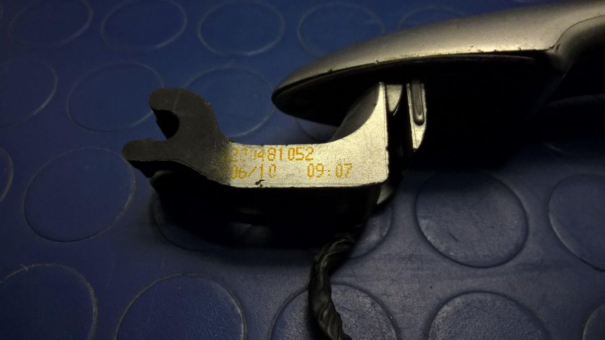 MANIGLIA DX RENAULT CLIO 2010 8200481052<br /><br />