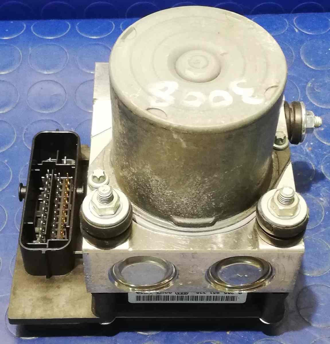 CENTRALINA ABS PEUGEOT 3008 1.6 HDI 2010 9666848380<br /><br /><br />