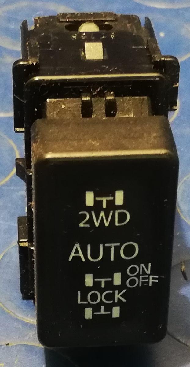 PULSANTE 4X4 RENAULT KOLEOS 2.0 DCI PULS002<br /><br /><br />