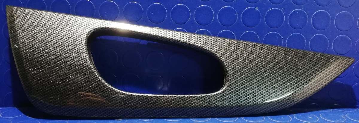 COPRIMANGLIA INTERNO POST DX NISSAN X'TRAIL 2016 826824CL0A<br /><br /><br /><br /><br />