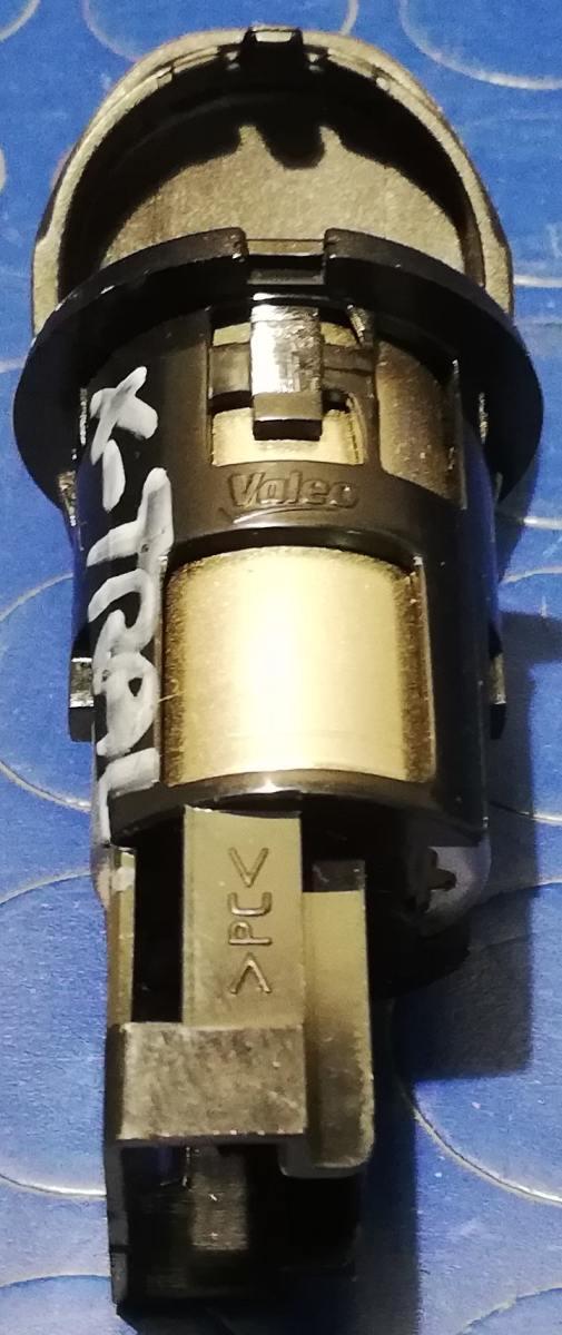 PRESA CORRENTE NISSAN X TRAIL 2016 1.6 DCI 253313SH0A<br /><br /><br />