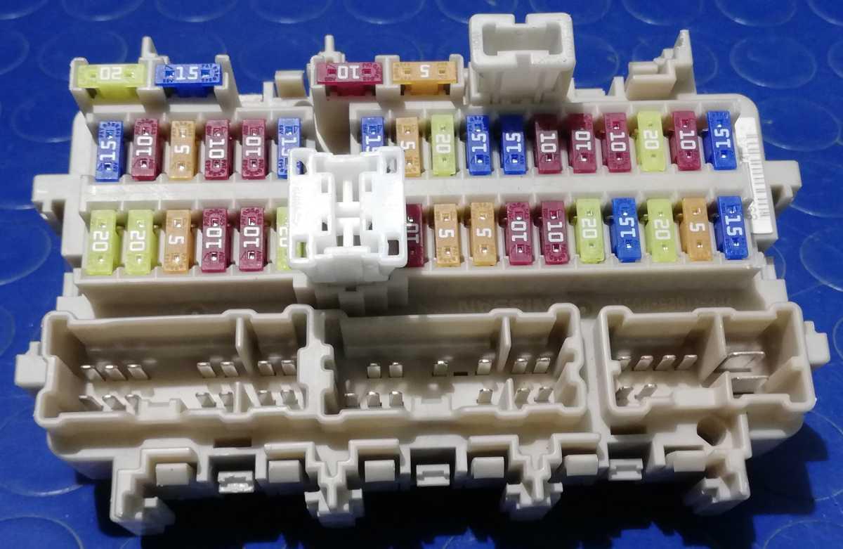 PORTAFUSIBILI NISSAN X TRAIL 2016 1.6 DCI 8991B4L23<br /><br /><br />