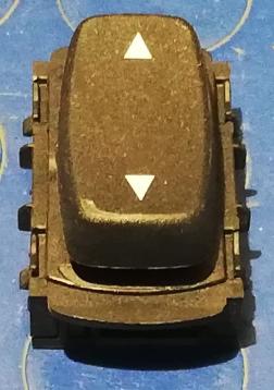 PULSANTE ALZAVETRO BMW SERIE 1 120D 2007 6935253<br /><br />