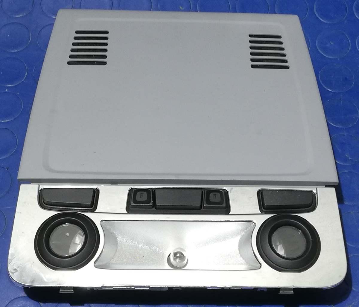 PLAFONIERA BMW SERIE 1 120D 2007 913747901<br /><br /><br /><br />