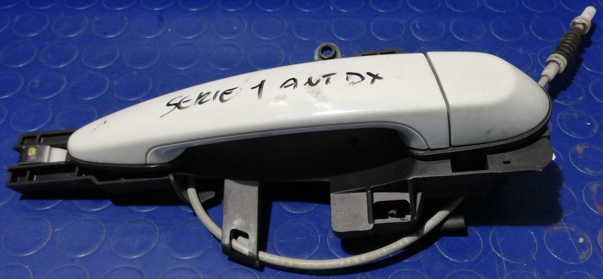 MANIGLIA PORTIERA ANT DX BMW SERIE 1 120D 2007 51217207530<br /><br /><br />