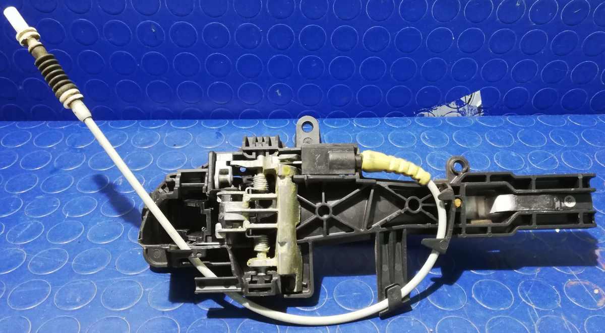 MANIGLIA PORTIERA ANT DX BMW SERIE 1 120D 2007 51217207530<br /><br /><br />