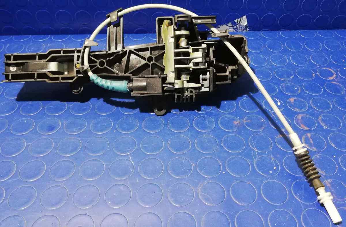 MANIGLIA PORTIERA POST DX BMW SERIE 1 120D 2007 51210392542<br /><br /><br />