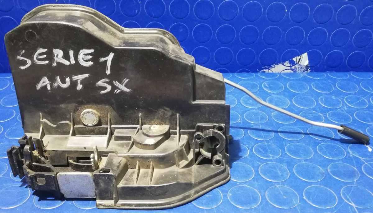 CHIUSURA PORTIERA ANT SX BMW SERIE 1 120D 2007 71217154623<br /><br /><br />