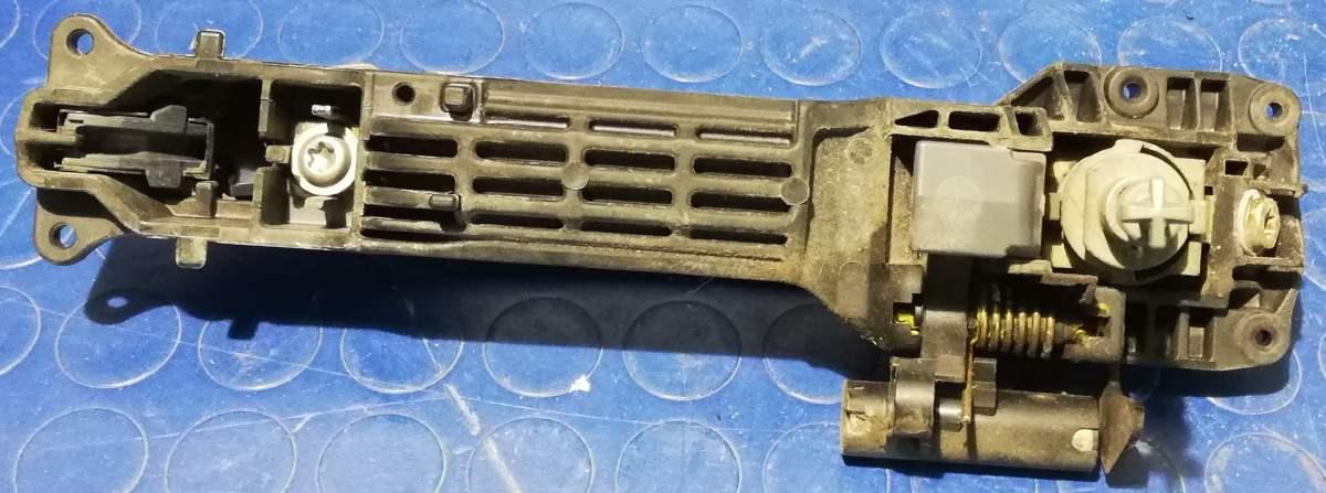 MANIGLIA ANT SX SUZUKI SWIFT 1.3 B 2007 8281263J00ZCE<br /><br /><br />