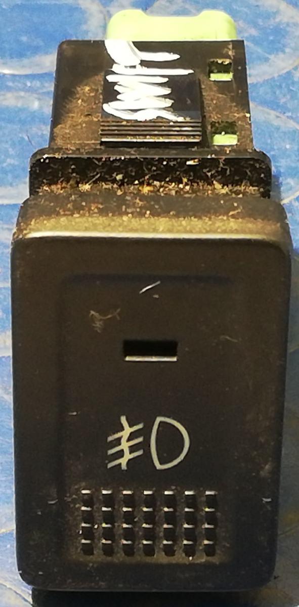 PULSANTE FENDINEBBIA SUZUKI SWIFT 1.3 B 2007 3965062J20000<br /><br /><br />