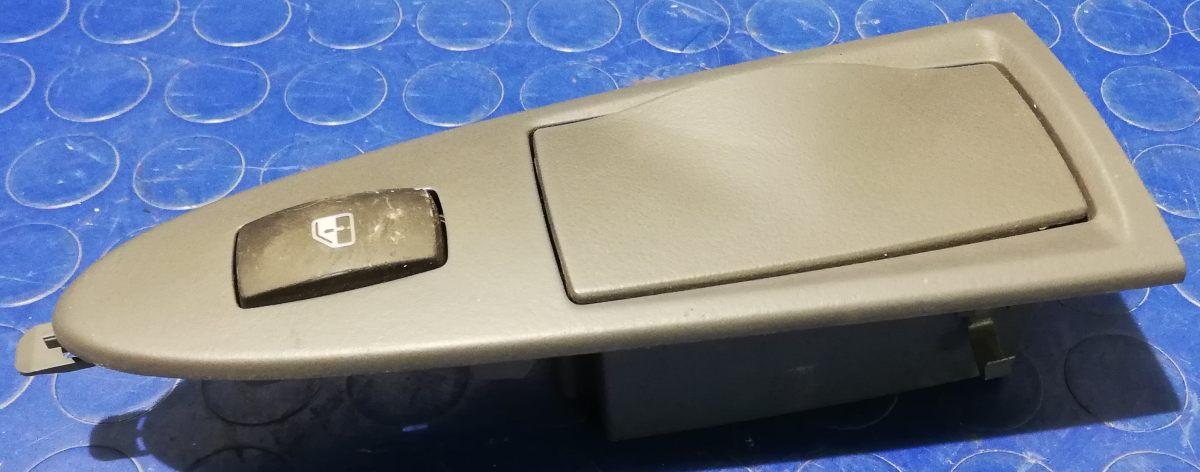 PULSANTE ALZACRISTALLO POST SX FIAT CROMA 2.4 JTD 2006 6490X7<br />