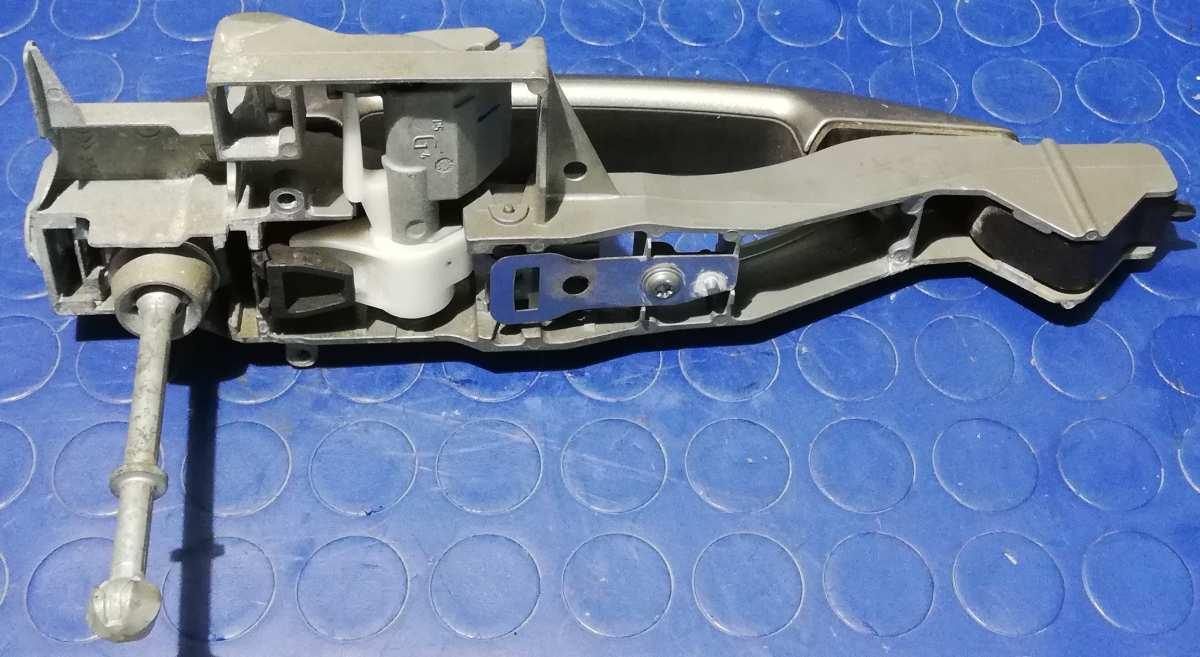 MANIGLIA ESTERNA ANT SX PEUGEOT 3008 1.6 HDI 2010 9101KJ<br />