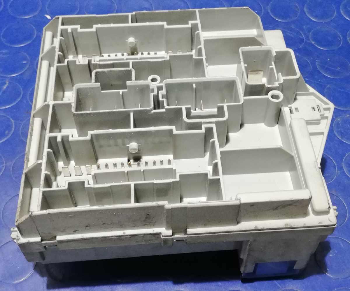 PORTA FUSIBILI FIAT CROMA 2.4 JTD 2007 51738103<br />