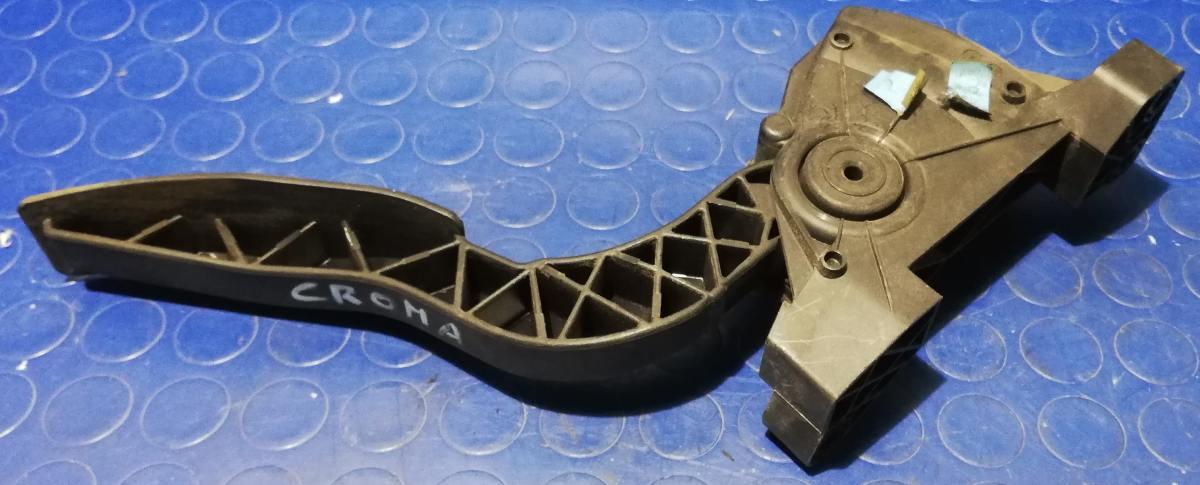 PEDALE ACCELERATORE FIAT CROMA 2.4 JTD 2007 51733559<br /><br /><br />