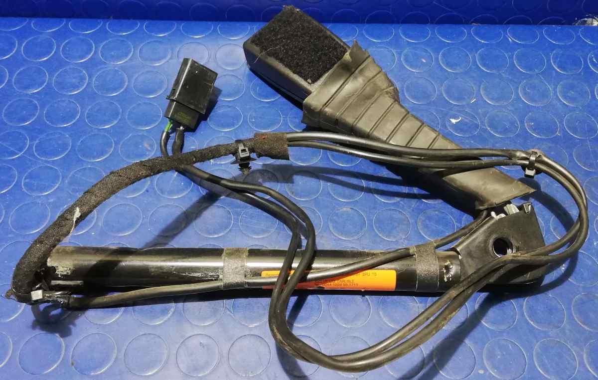 PRETENSIONATORE ANT DX FIAT CROMA 2.4 JTD 2007 184790460<br /><br />