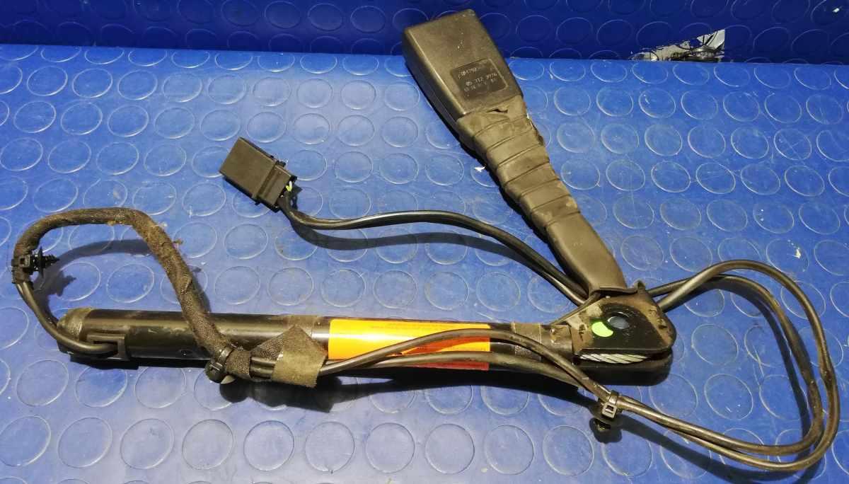 PRETENSIONATORE ANT SX FIAT CROMA 2.4 JTD 2007 184790360<br /><br />