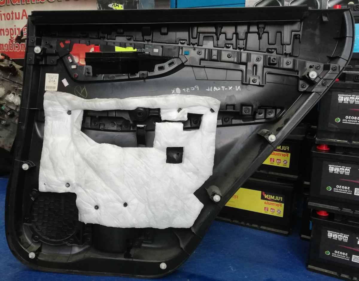 PANNELLO PORTIERA POST SX NISSAN X TRAIL 1.6 DCI 2015 829014CE0A<br /><br /><br />