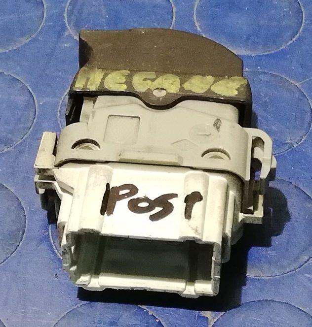 PULSANTE ALZAVETRO POST SX RENAULT MEGANE 2011 254010003R<br /><br /><br />