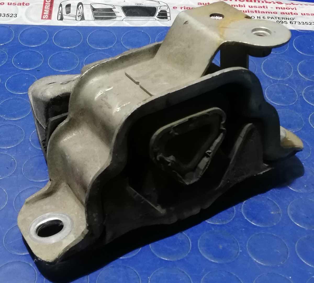 SUPPORTO MOTORE FIAT GRANDE PUNTO 1.3 MJT 2006 55703651<br /><br /><br />