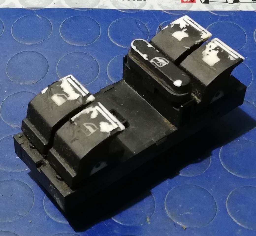 PULSANTIERA ALZAVETRI ANT SX VOLKSWAGEN GOLF 5 2.0 TDI 1K4959857CREH<br /><br /><br />