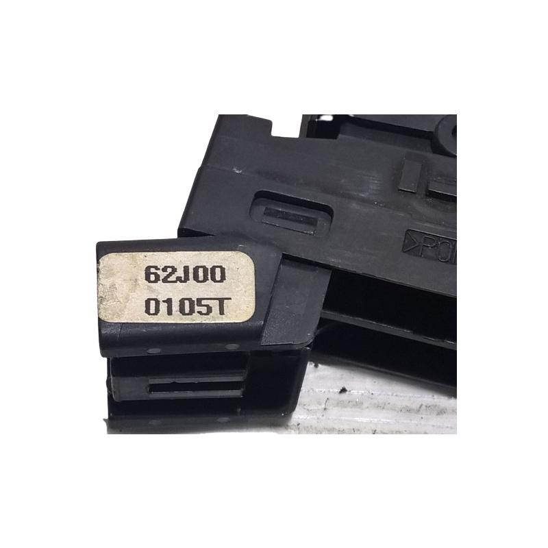 pulsante alzavetro ant dx suzuki swift 3799562J00000<br /><br />