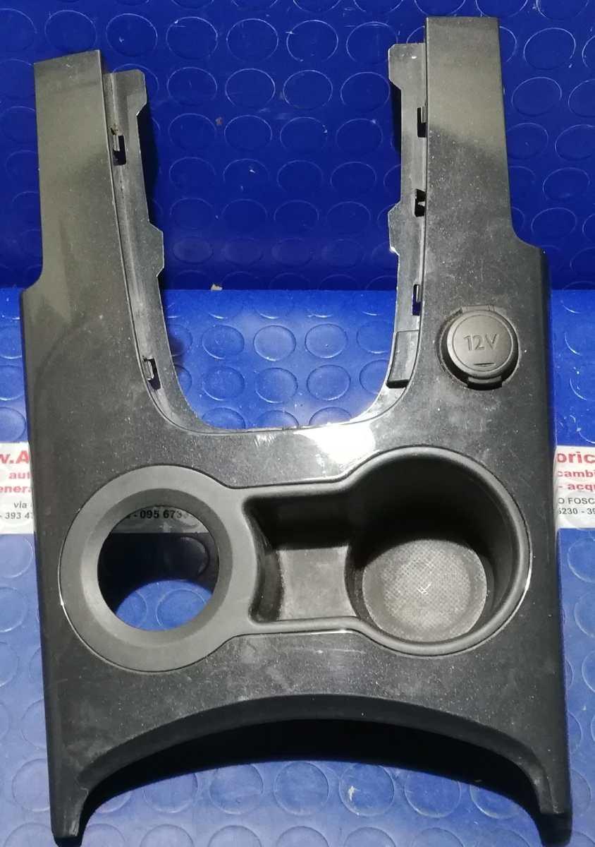 PORTABICCHIERI PEUGEOT 3008 1.6 HDI 2010 9685858777<br /><br /><br />