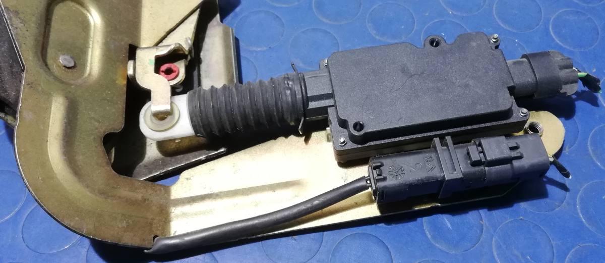 CHIUSURA PORTIERA POST DX LANCIA PHEDRA 2.2 JTD 2006 PZ08B01Y<br /><br /><br />
