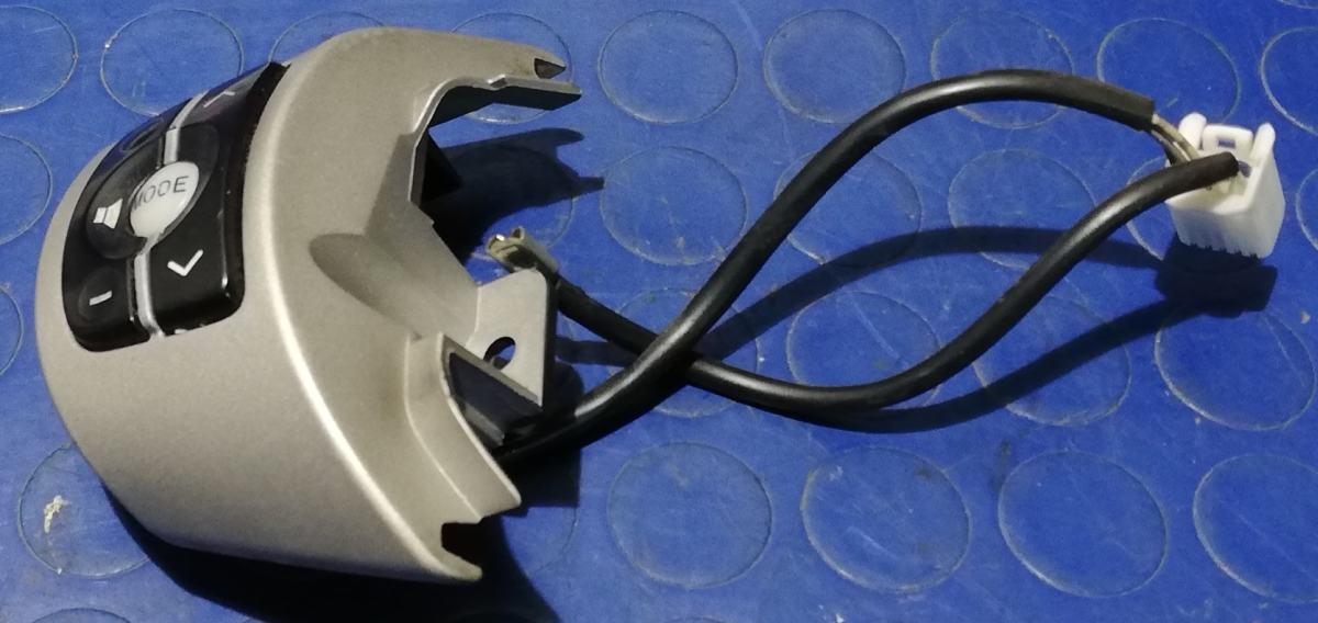 COMANDI AUTORADIO TOYOTA YARIS 2007 8424752060B0<br /><br /><br />