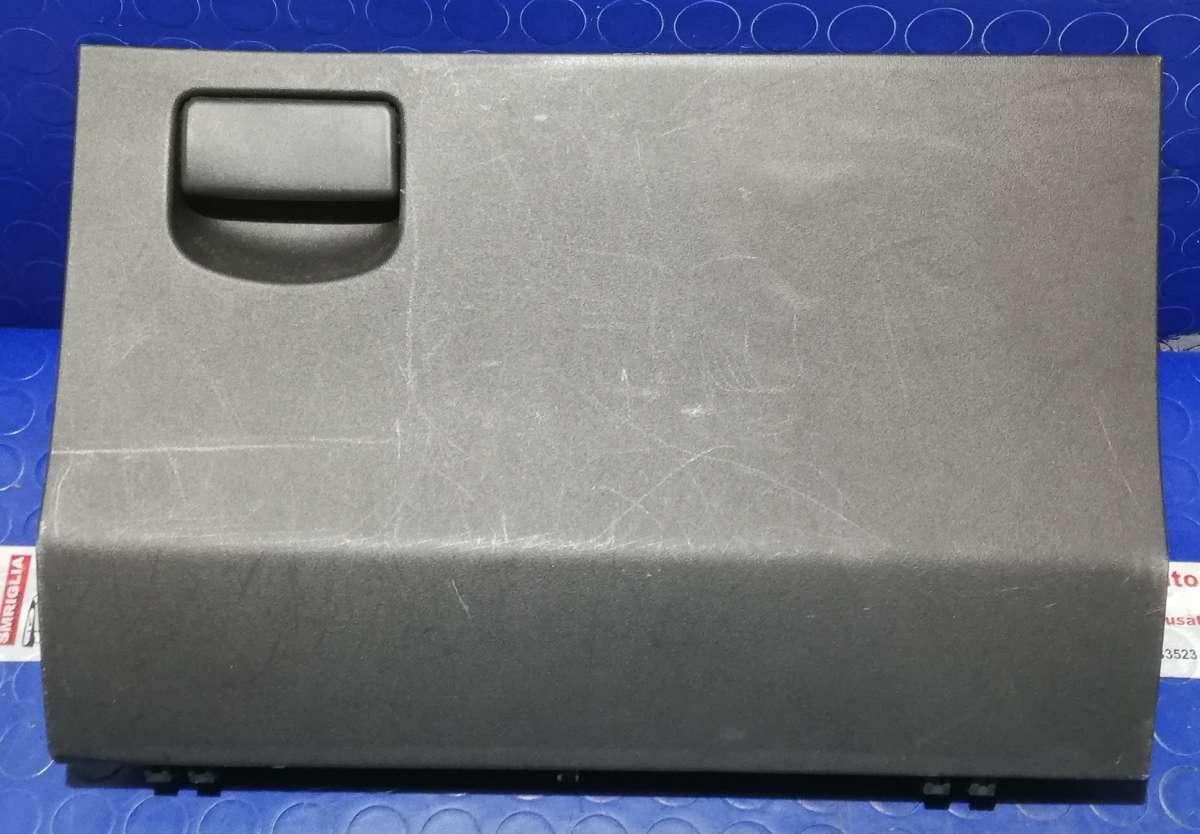 CASSETTO PORTAOGGETTI TOYOTA YARIS 1.0 BZ 2007 555500D040B0<br /><br /><br />