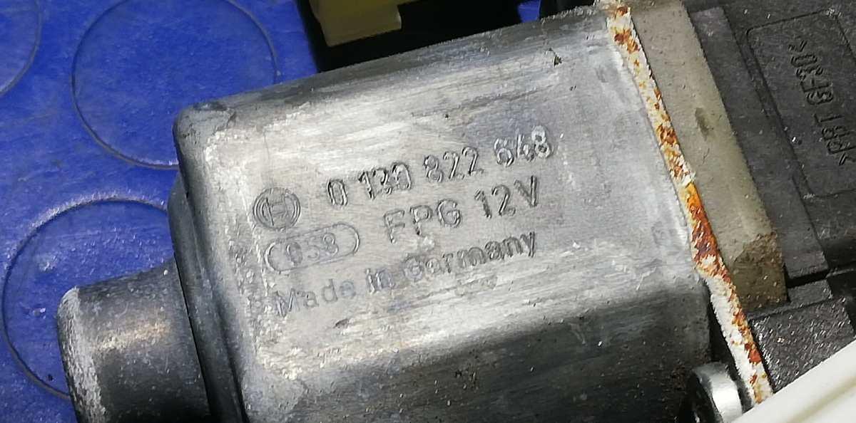 ALZACRISTALLO POST DX FORD B-MAX 1.5 TDCi 75CV 2015 0130822648 <br /><br /><br />