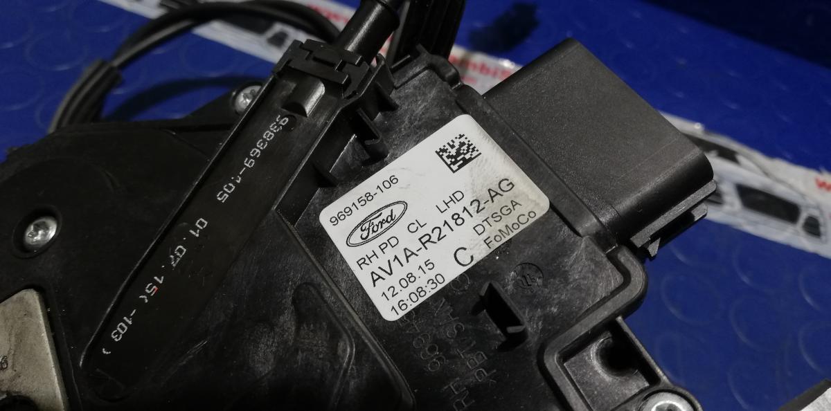 CHIUSURA PORTIERA ANT DX FORD B-MAX 1.5 TDCi 75CV 2015 AV1AR21812AG<br /><br /><br />