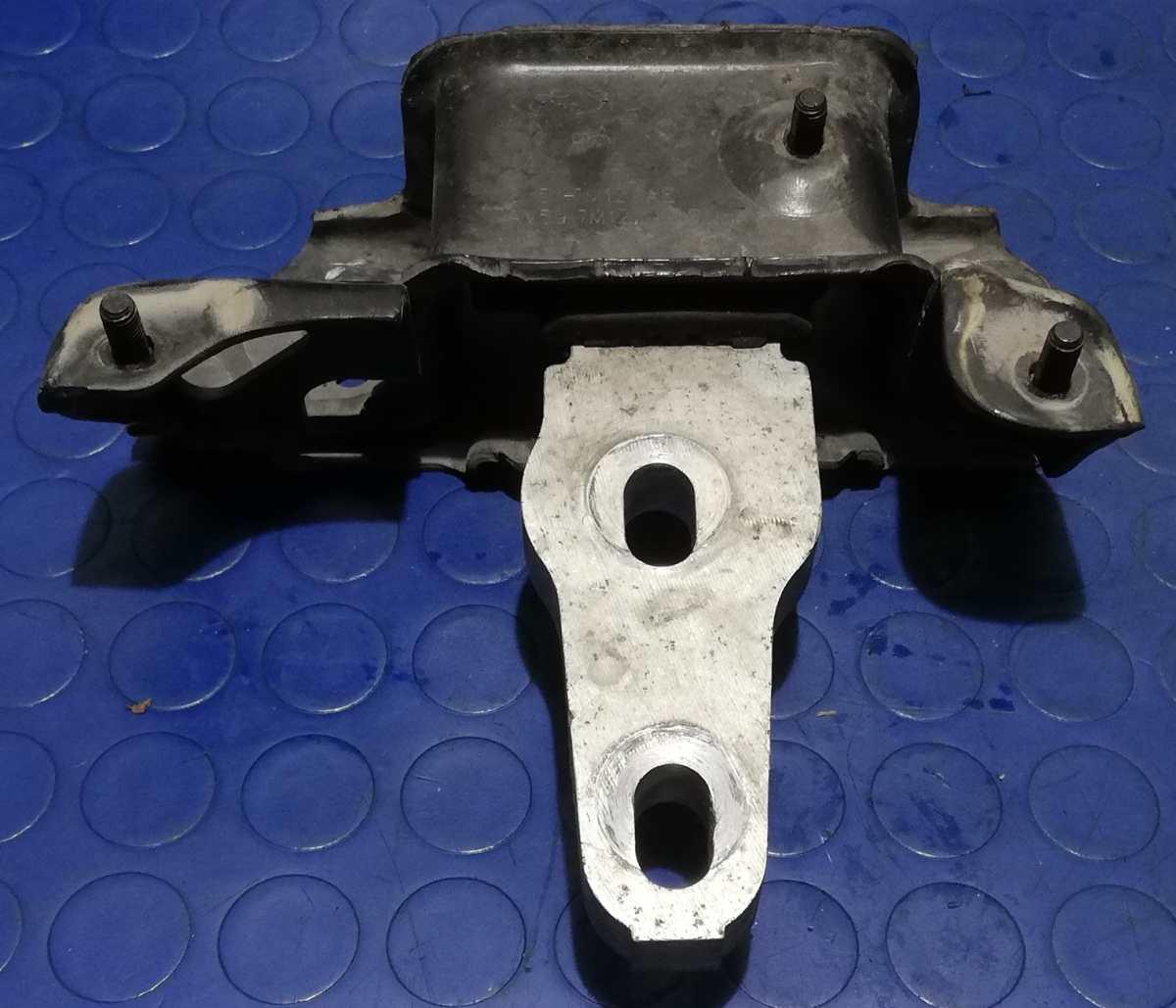 SUPPORTO MOTORE FORD B MAX 2015 1.6 TDI  8V517M121AE<br /><br /><br />