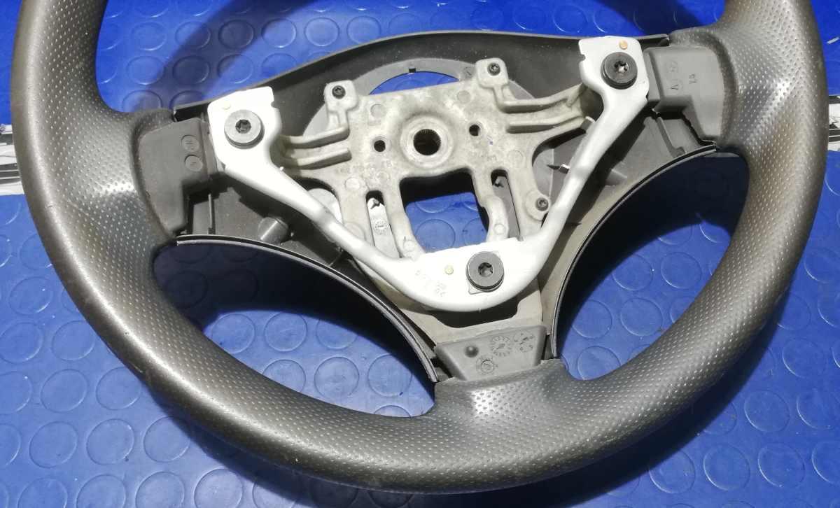 VOLANTE SMART FORFOUR 1.1 W454 A4544600403C96A<br /><br /><br />