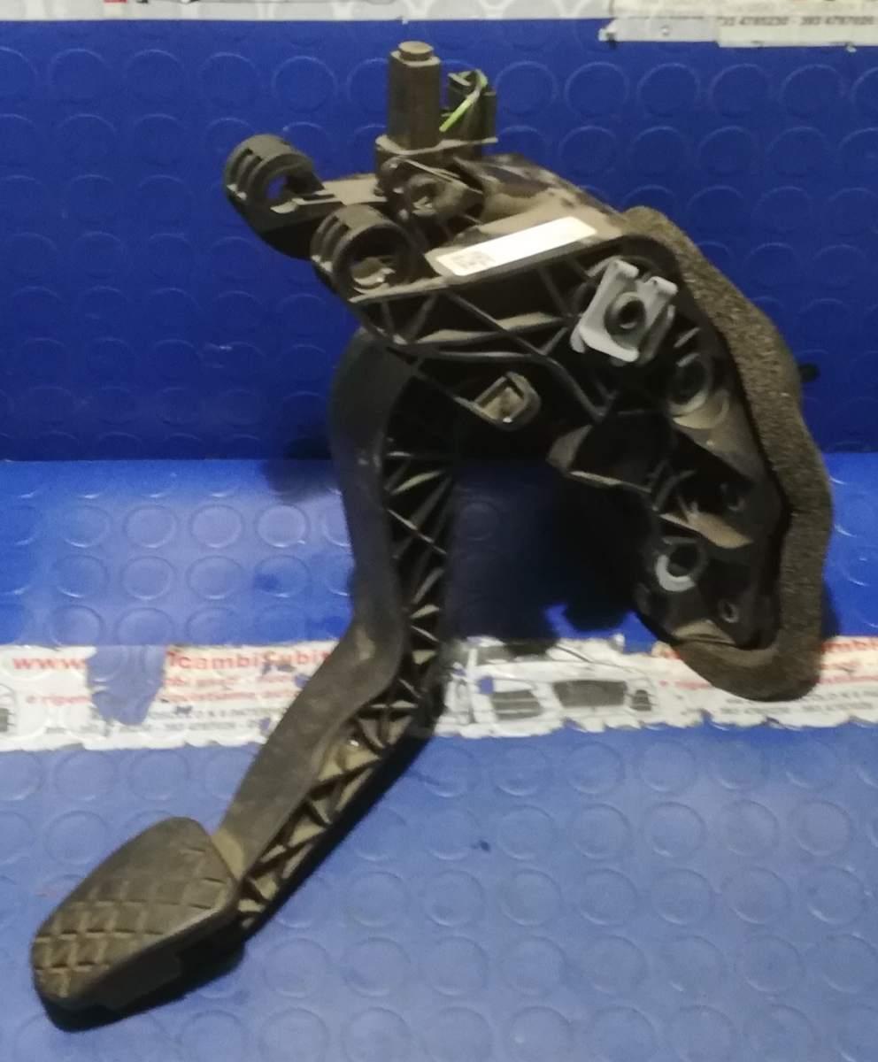 PEDALE FRIZIONE FORD B MAX 2015 1.6 TDI AY117B633AC<br /><br /><br />