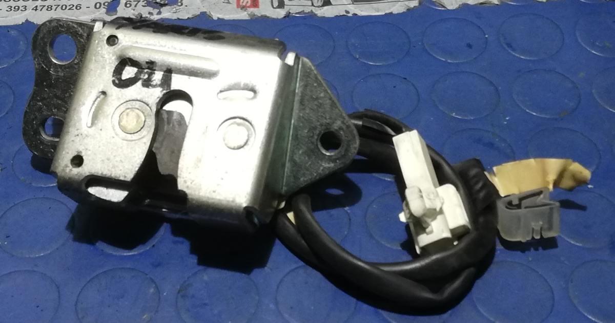 CHIUSURA COFANO TOYOTA YARIS 2004 1.0 BZ 693500D030<br /><br /><br />