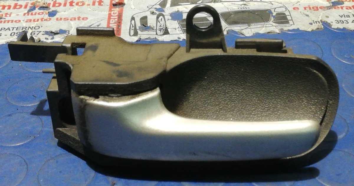 MANIGLIA POST SX TOYOTA YARIS 2004 1.0 BZ 692060D060B1<br /><br /><br />