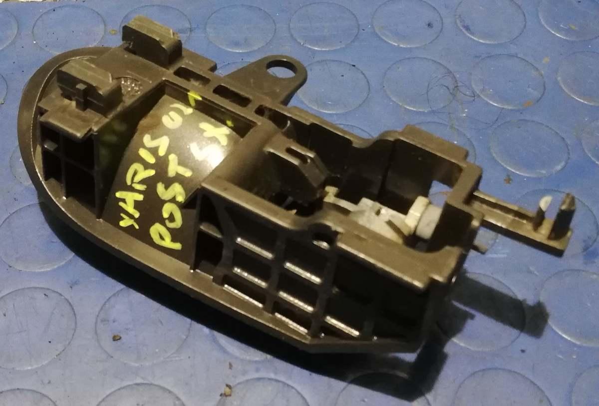 MANIGLIA POST SX TOYOTA YARIS 2004 1.0 BZ 692060D060B1<br /><br /><br />