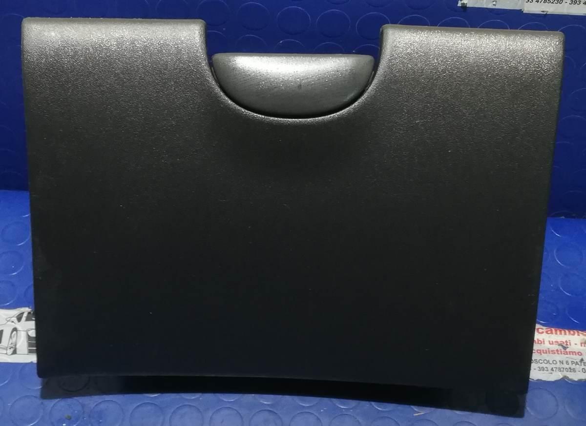 PORTAOGGETTI TOYOTA YARIS 2004 1.0 BZ555500D010B<br /><br /><br />