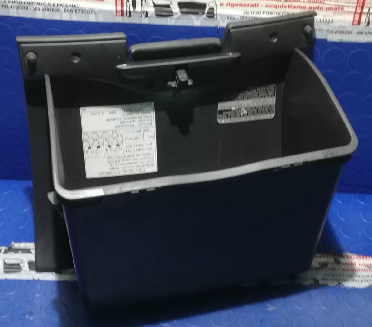 PORTAOGGETTI TOYOTA YARIS 2004 1.0 BZ555500D010B<br /><br /><br />