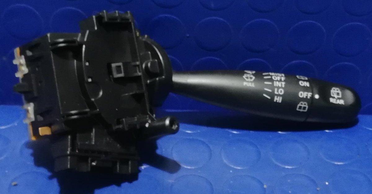 LEVA COMANDI TERGICRISTALLI TOYOTA YARIS 2004 1.0 BZ 846520D010<br /><br /><br />